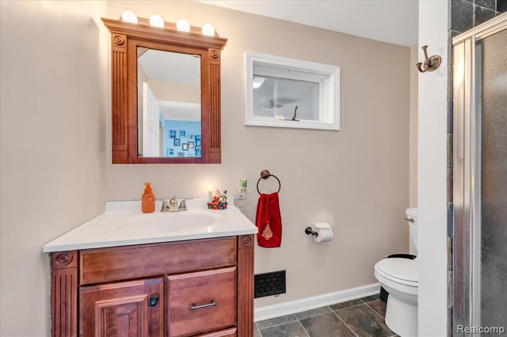 9169 Graytrax Road, Grand Blanc, MI 48439 — Photo 10