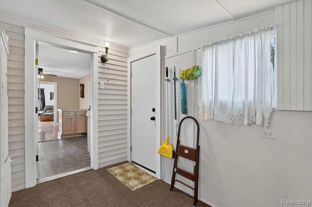 410 S Center Street, Howell, MI 48843 — Photo 14