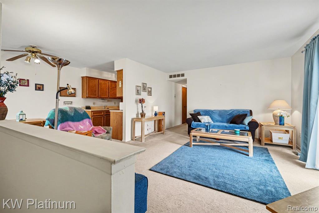 44566 N Bunker Hill Drive, 100, Clinton Twp, MI 48038 — Photo 6