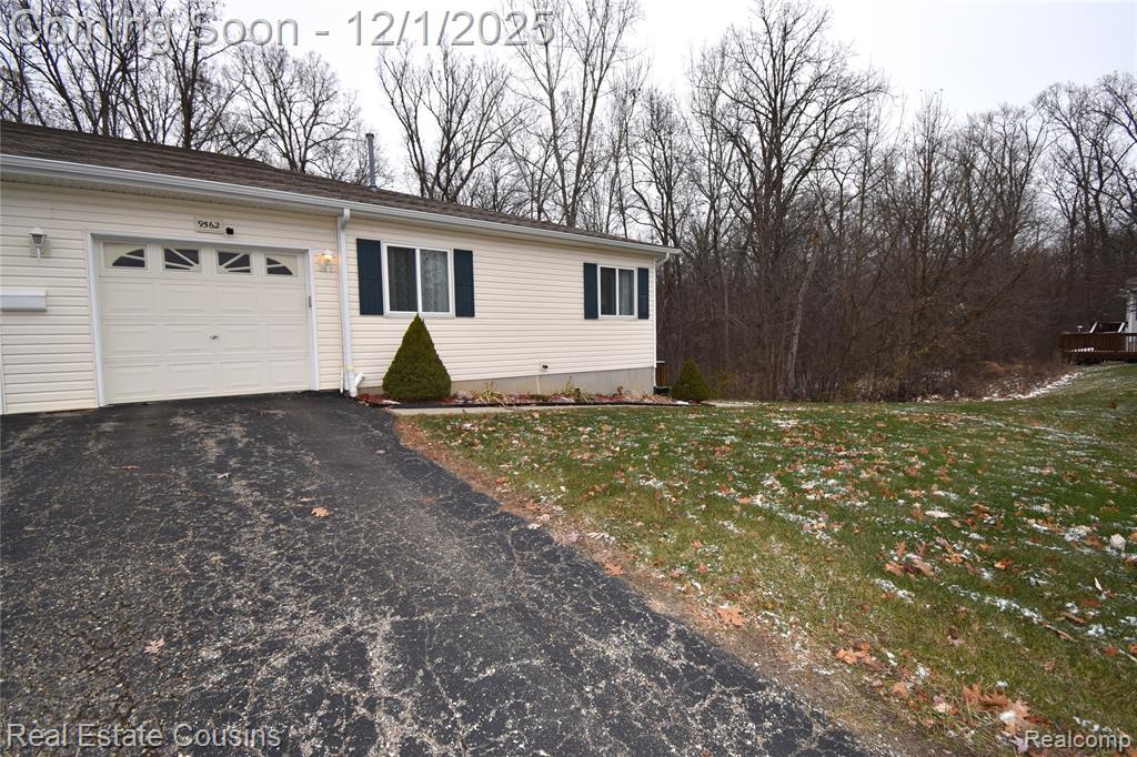 9562 Woodside Circle, Grand Blanc, MI 48439 — Photo 21