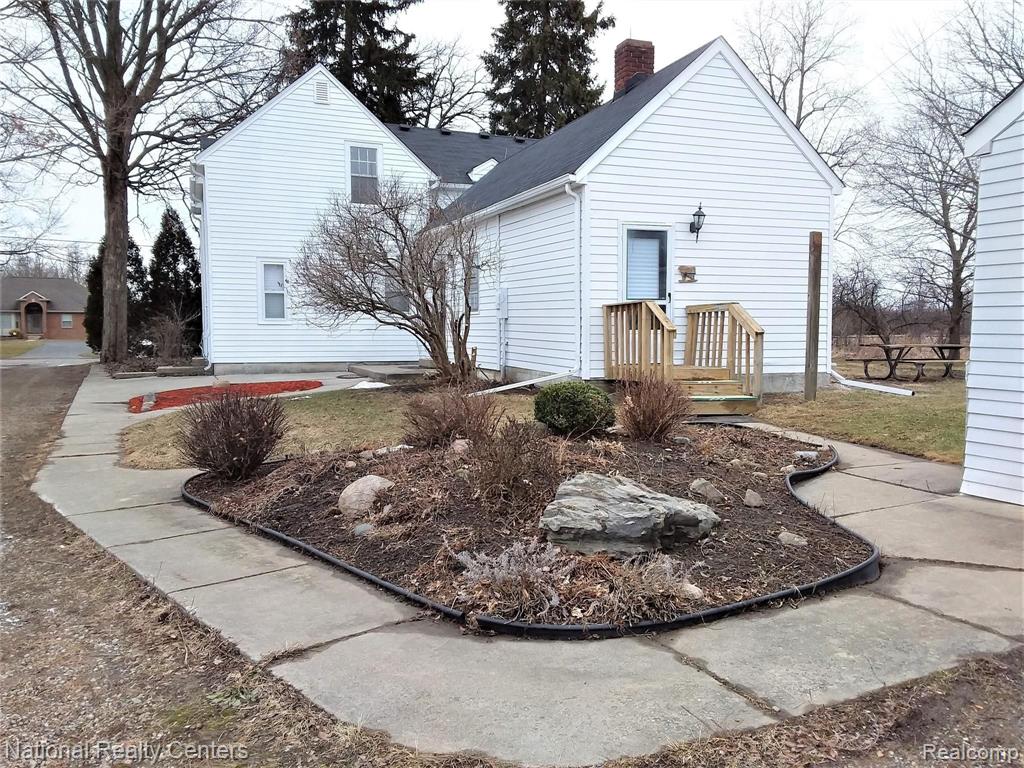 60001 E 8 MILE Road, South Lyon, MI 48178 — Photo 5