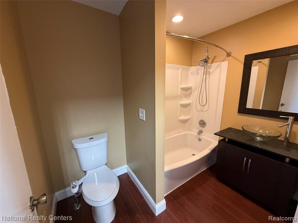5619 Fox Hill Drive, Sterling Heights, MI 48310 — Photo 18