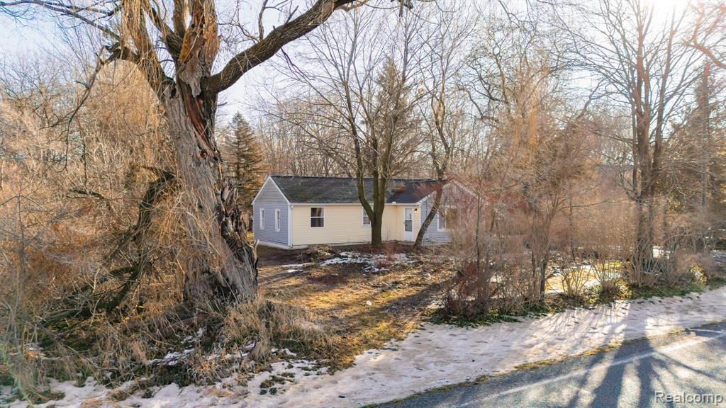 3048 Webberville Road, Webberville, MI 48892 — Photo 3