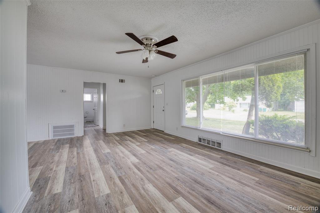 585 Olds Street, Ypsilanti, MI 48198 — Photo 10