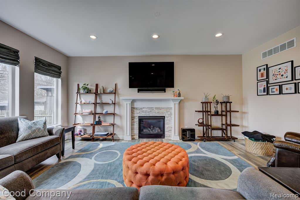 68 FAIRWOOD Street, Ferndale, MI 48220 — Photo 8