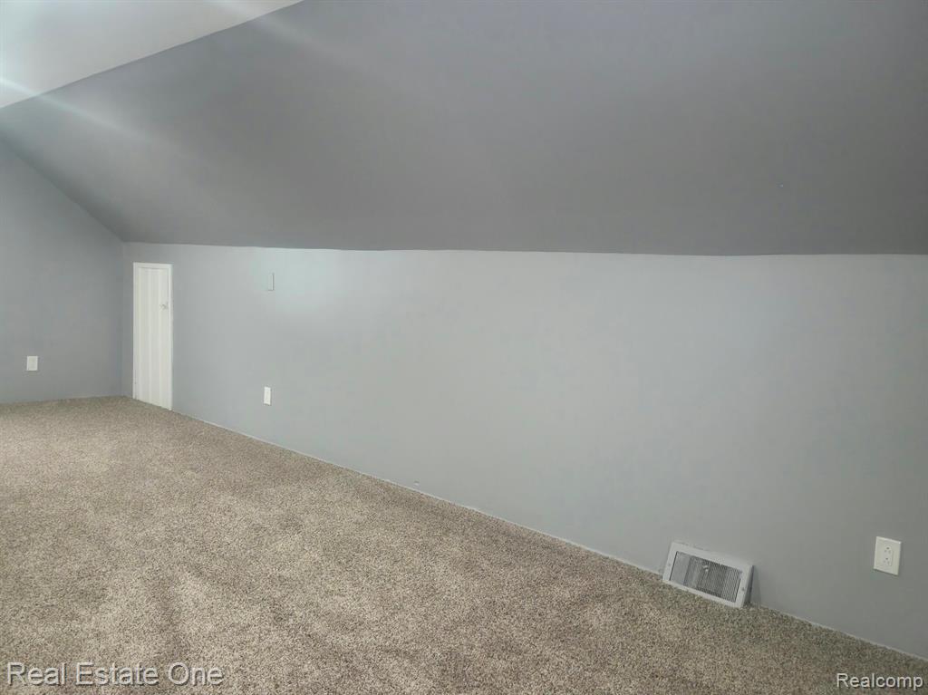 8254 Sussex Street, Detroit, MI 48228 — Photo 23