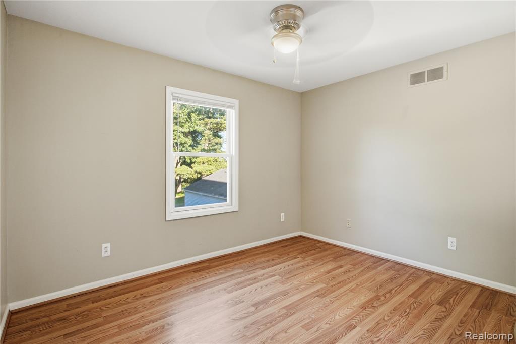 4118 Devon Road, Royal Oak, MI 48073 — Photo 17