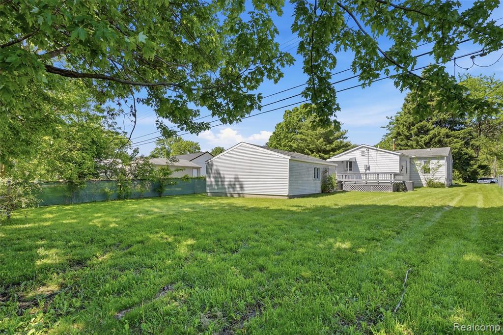 22401 Monterey Drive, Woodhaven, MI 48183 — Photo 37