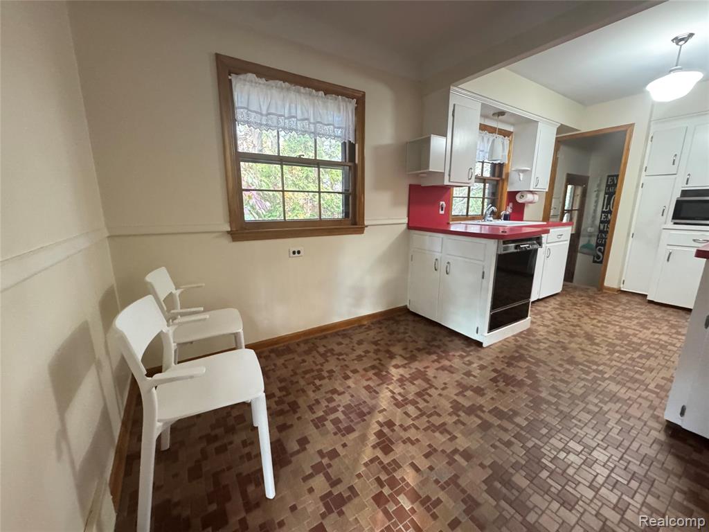 6 Danvers Lane, Dearborn, MI 48120 — Photo 25