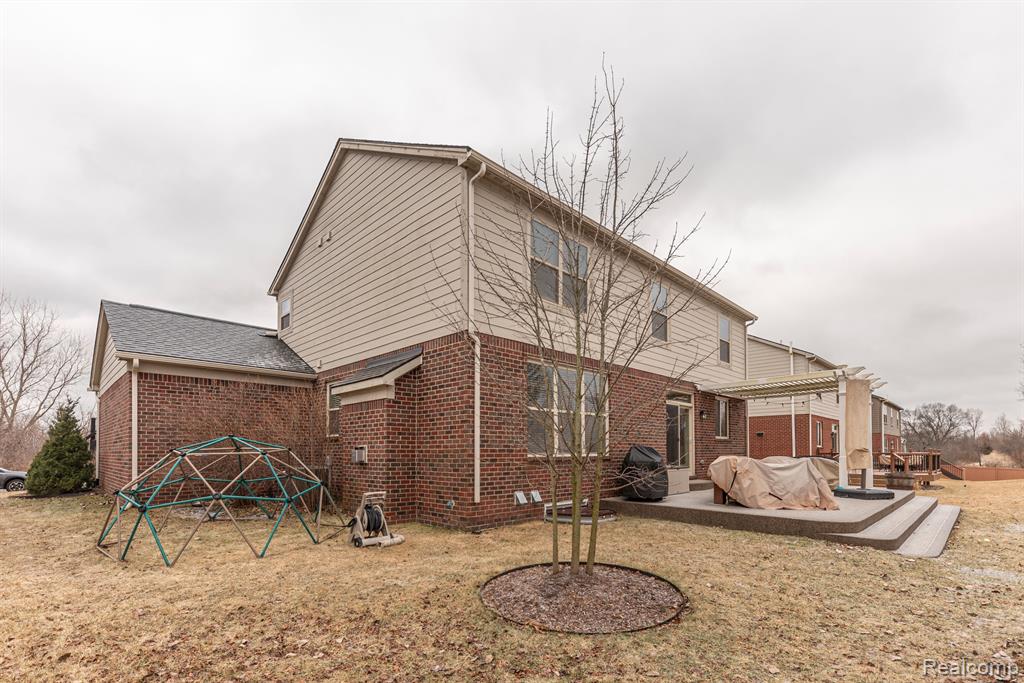 806 LAKE WOODS Drive, Canton, MI 48188 — Photo 44
