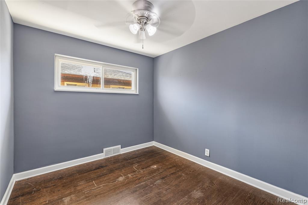 8131 Marian Street, Warren, MI 48093 — Photo 11