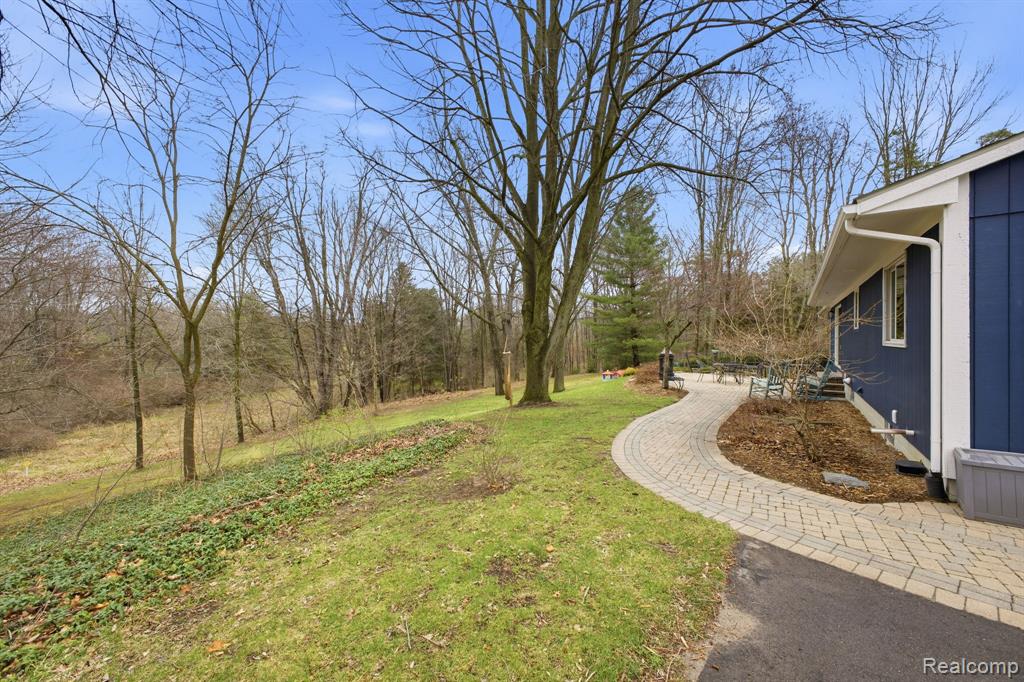 9115 Pine Hill Trail, Fenton, MI 48430 — Photo 47