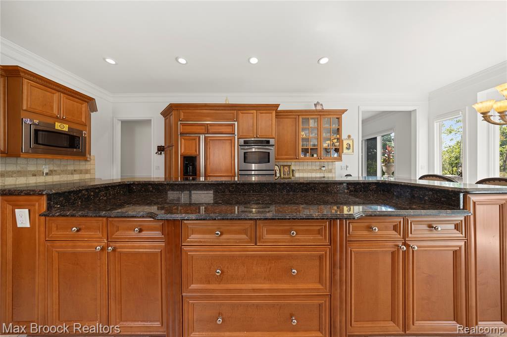 5679 Branford Drive, West Bloomfield, MI — Photo 19