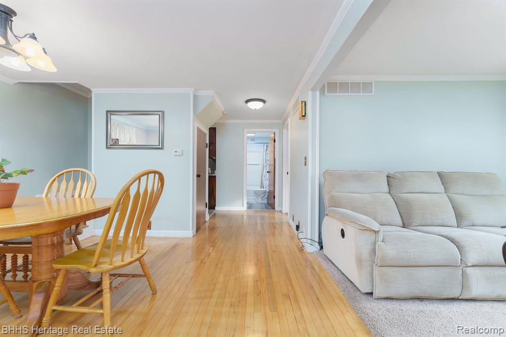 316 E WALNUT Street, Webberville, MI 48892 — Photo 5