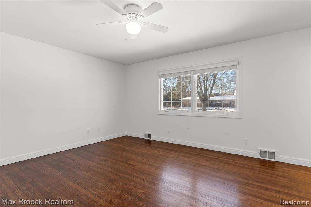 565 WESTBOURNE Drive, Bloomfield Hills, MI 48301 — Photo 19