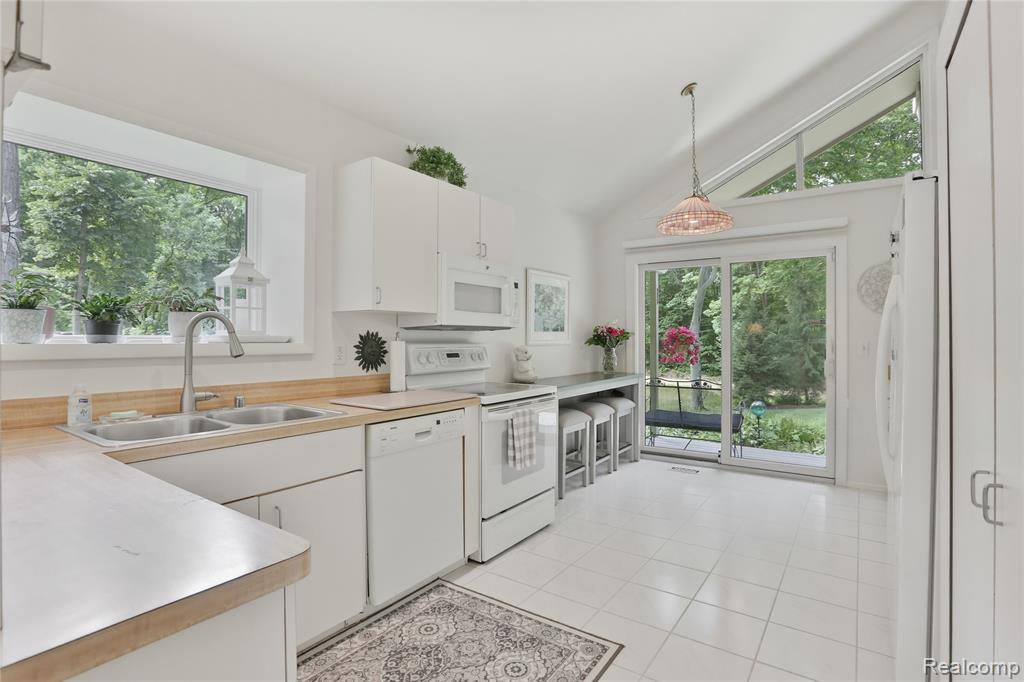 4070 Cross Road, White Lake, MI — Photo 13