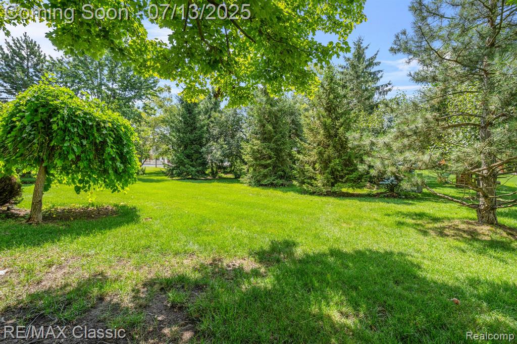 45450 Fountain View Drive, Canton, MI 48188 — Photo 53