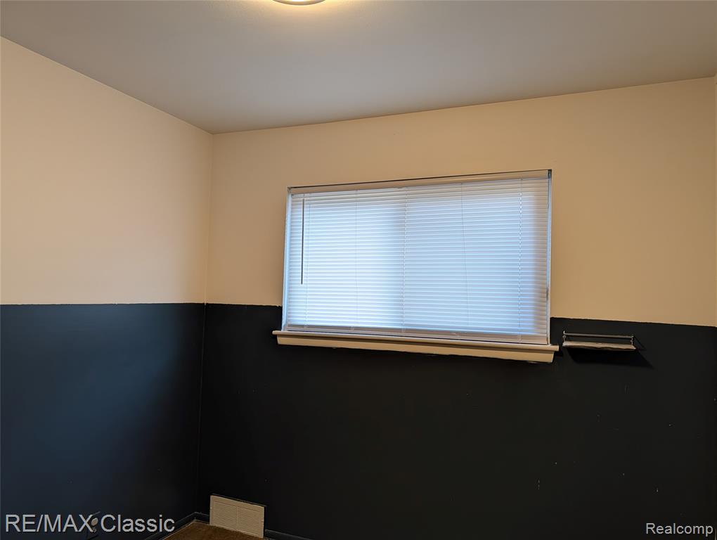 679 Linda Vista Drive, Pontiac, MI 48342 — Photo 13