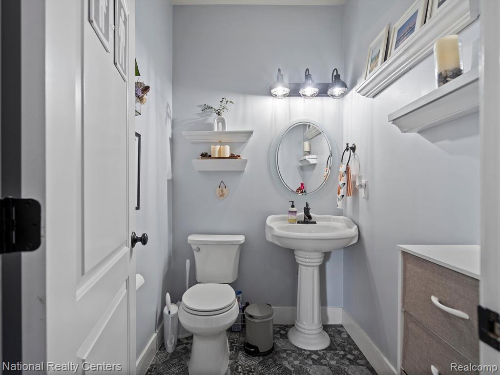 628 EVAN Court, Lake Orion, MI 48362 — Photo 21
