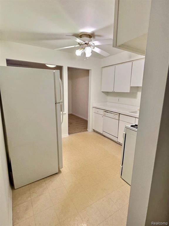 416 FOX HILLS Drive S, Bloomfield Hills, MI 48304 — Photo 14