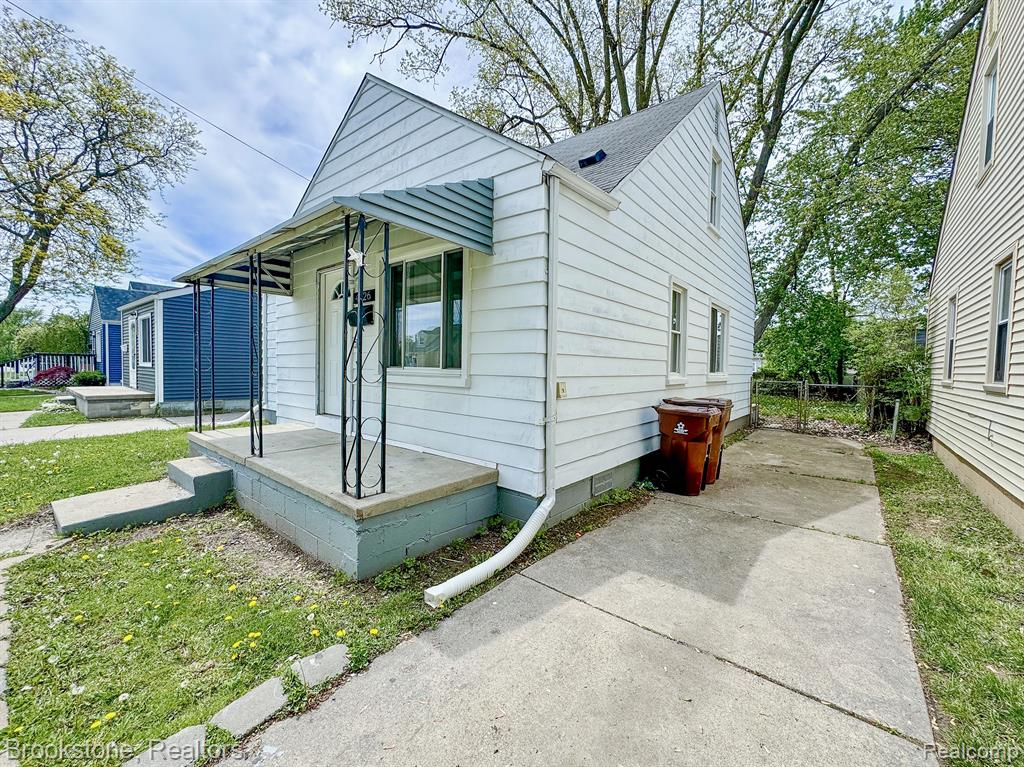 4226 CADILLAC Avenue, Wayne, MI 48184 — Photo 3