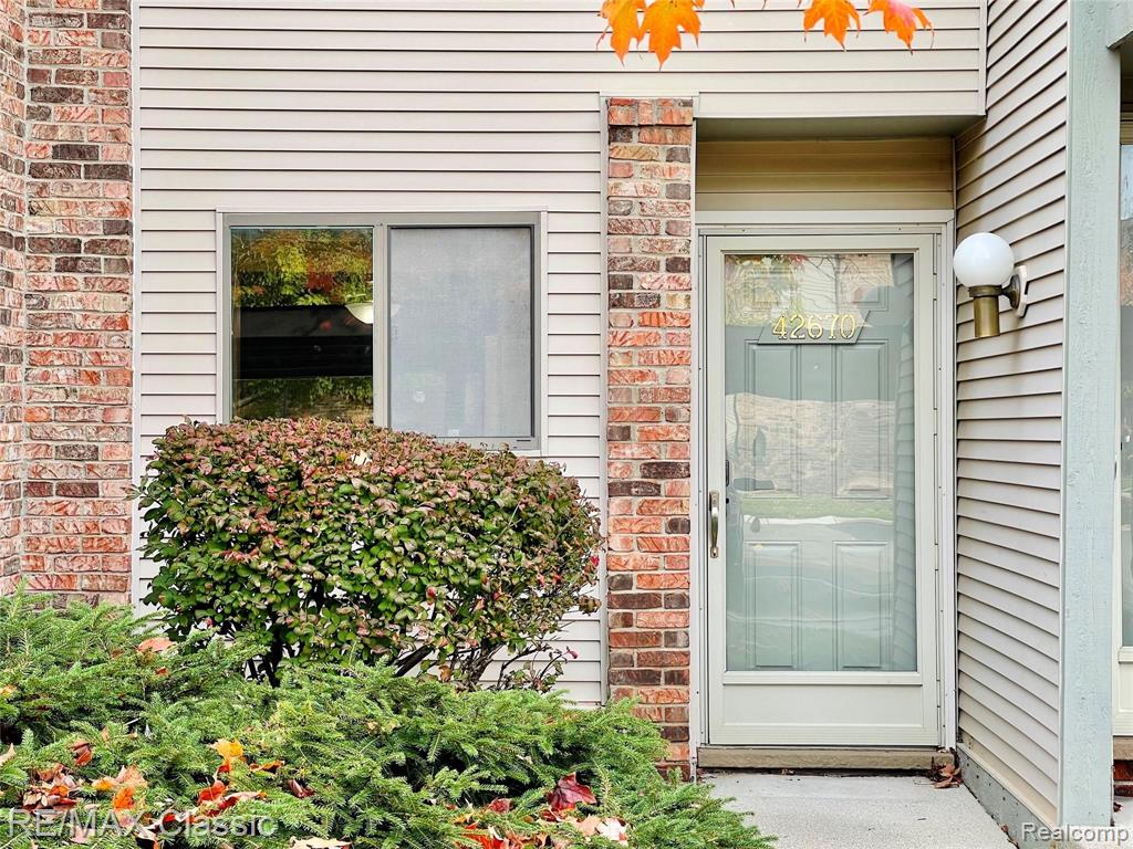 42670 Lilley Pointe Drive, Canton, MI 48187 — Photo 4