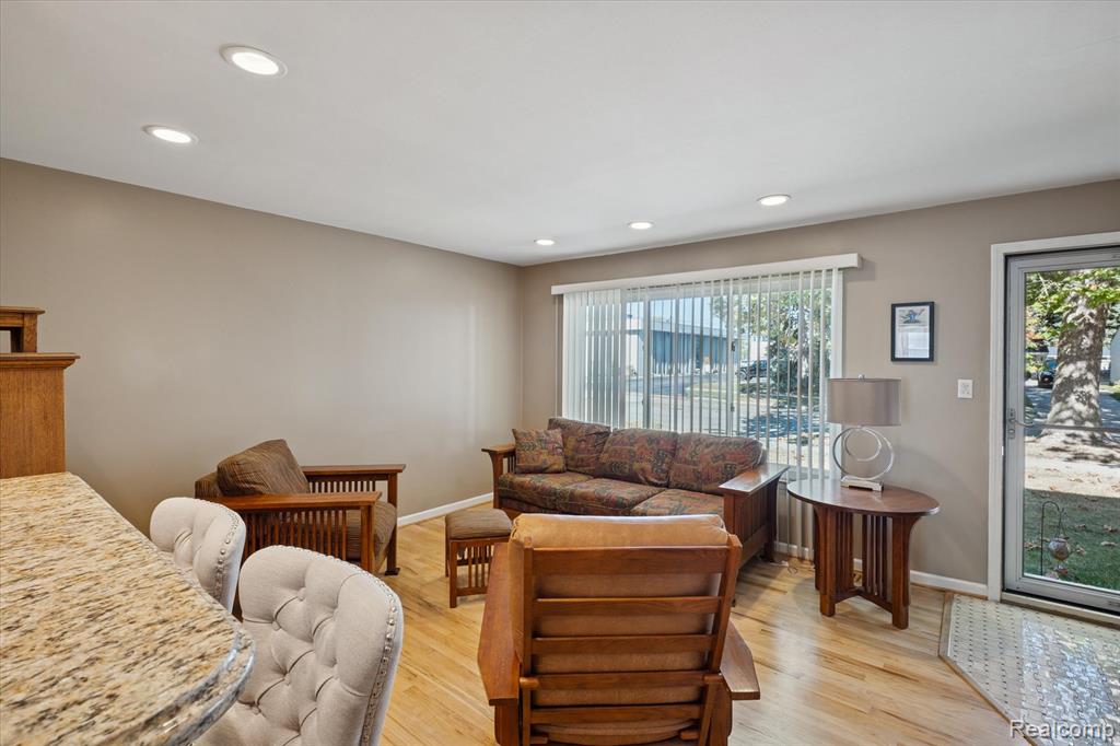 496 Langley Boulevard, Clawson, MI — Photo 6