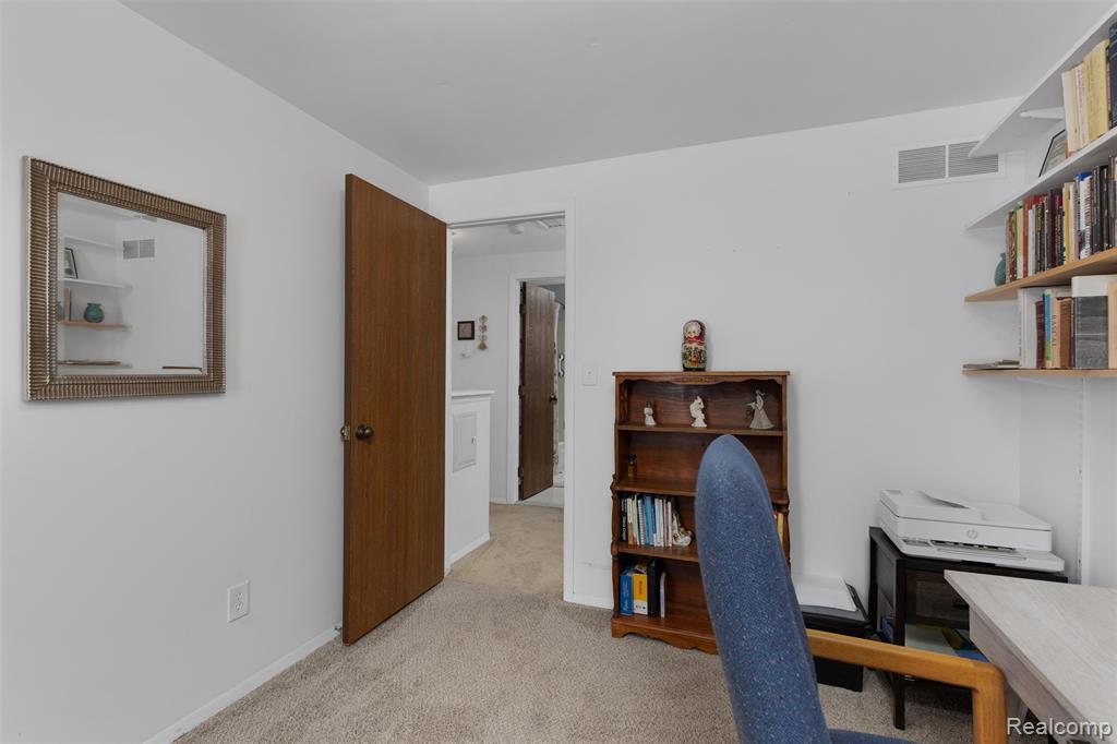 5695 CAREN Drive, Ypsilanti, MI 48197 — Photo 27