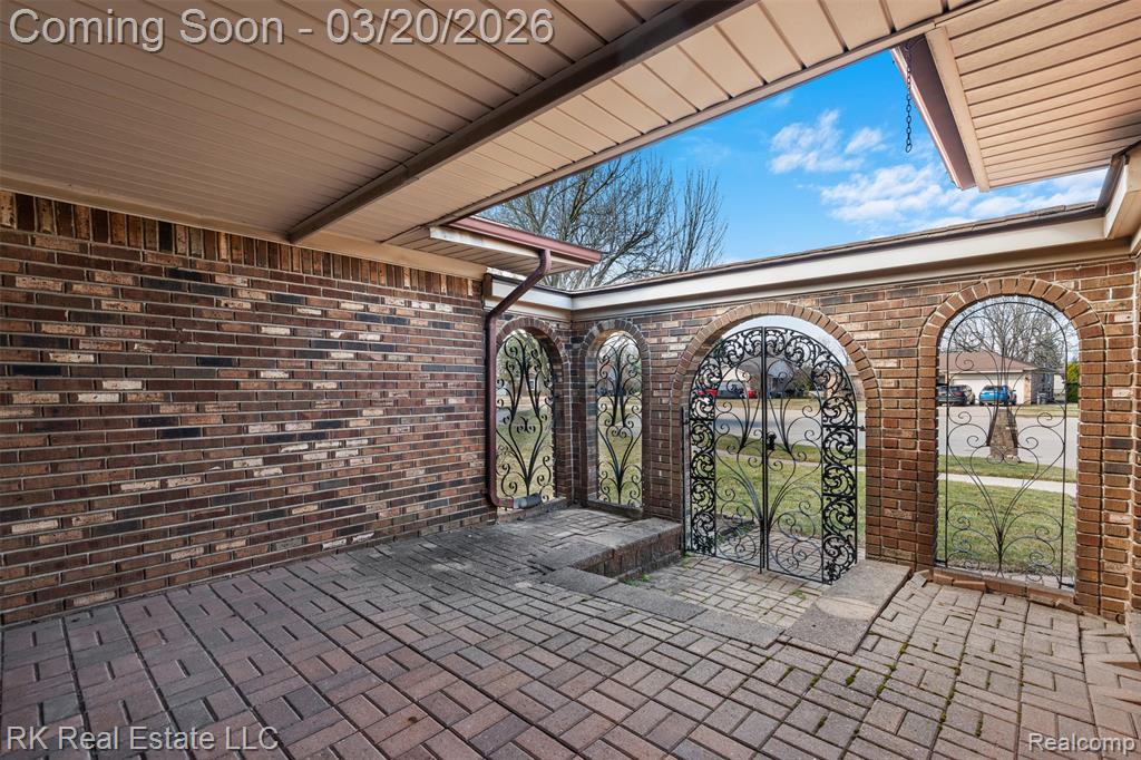 41319 Julie Court, Clinton Twp, MI 48038 — Photo 5
