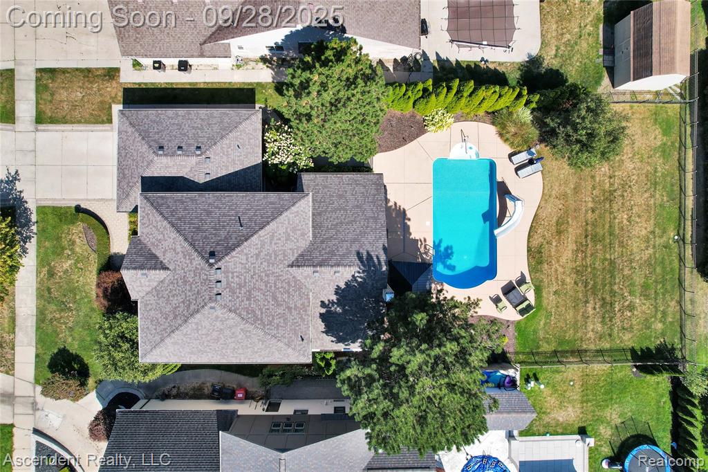 43476 Hillsboro Drive, Clinton Twp, MI 48038 — Photo 7