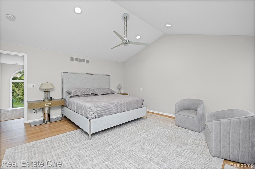 7105 Winding Brook Court, West Bloomfield, MI — Photo 52