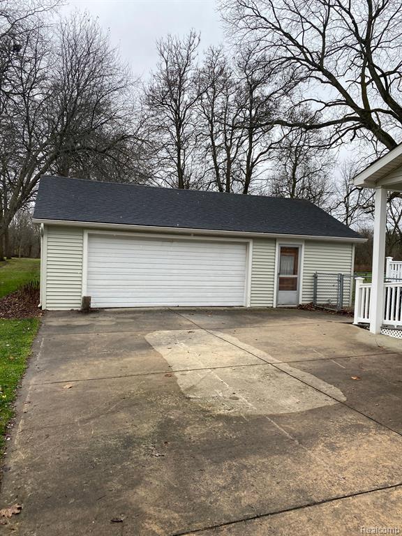 5470 POTTER Road, Burton, MI 48509 — Photo 45