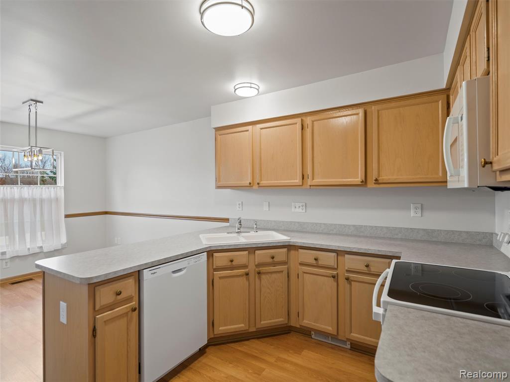 5716 Victory Circle, Sterling Heights, MI 48310 — Photo 4