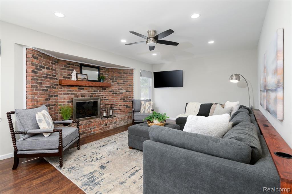5369 Greendale Drive, Troy, MI 48085 — Photo 10