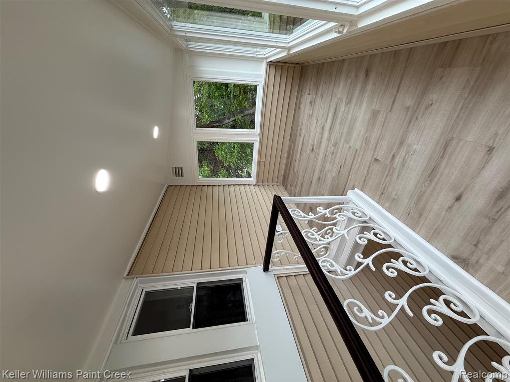 410 E Twelve mile Road, Royal Oak, MI 48073 — Photo 21
