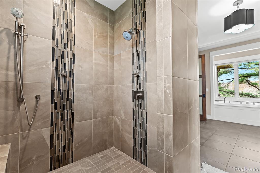 5744 WYNDAM Lane, Brighton, MI 48116 — Photo 20