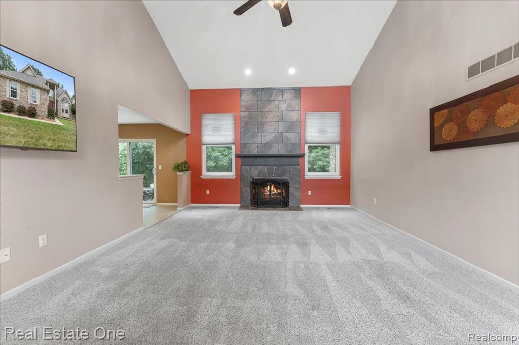 30026 Huron Meadows Drive, Rockwood, MI — Photo 5