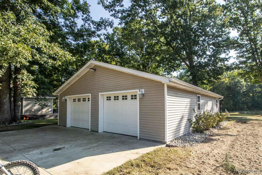 12595 N Budd Road, Burt, MI 48417 — Photo 39