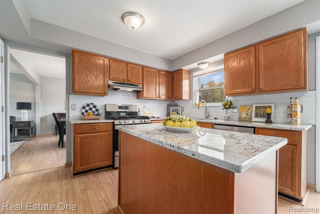3599 PARKLAWN Drive, Canton, MI 48188 — Photo 14