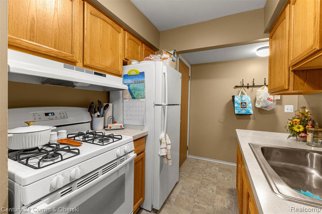 9766 Cornell Street, 173, Taylor, MI 48180 — Photo 14