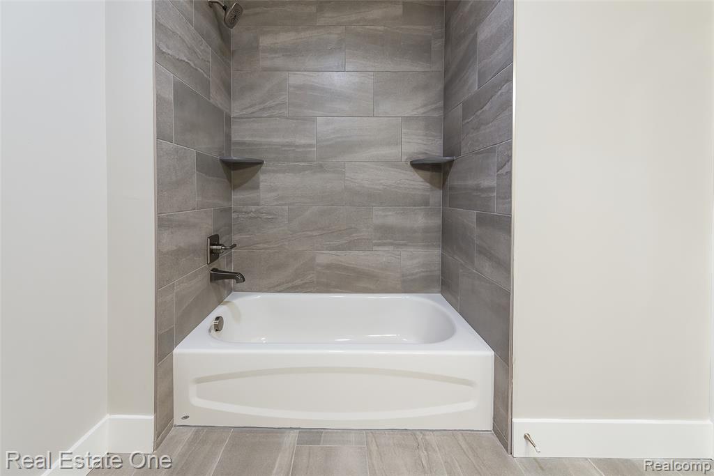 529 Indian Oaks Drive, Howell, MI 48843 — Photo 36