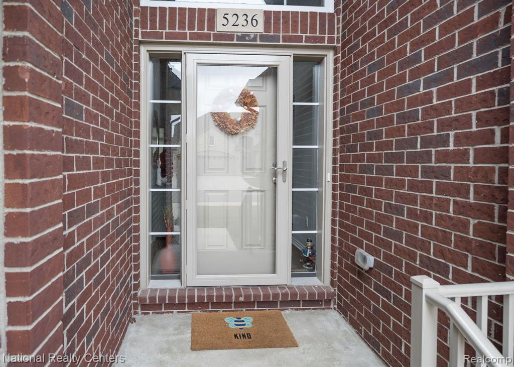 5236 HAWKSEYE Trace, Warren, MI 48092 — Photo 6