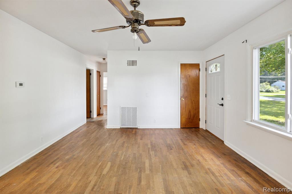 801 JACKSON Street, Eaton Rapids, MI 48827 — Photo 10