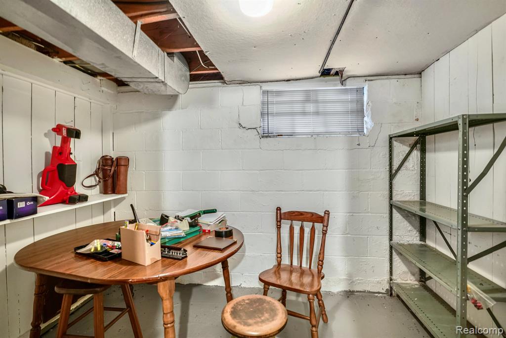 4304 Lapeer Road, Burton, MI 48509 — Photo 48