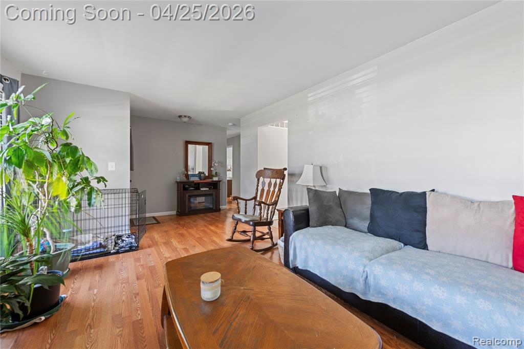 18516 Aldrin Avenue, Brownstown, MI 48193 — Photo 5