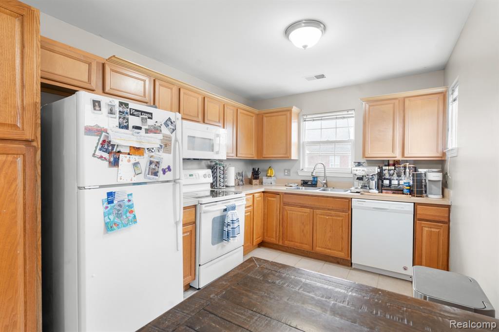 43492 Pendleton Circle, 12, Sterling Heights, MI 48313 — Photo 25