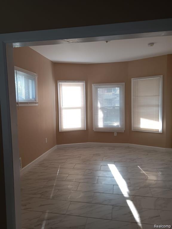 8879 N CLARENDON Street, Detroit, MI 48204 — Photo 6