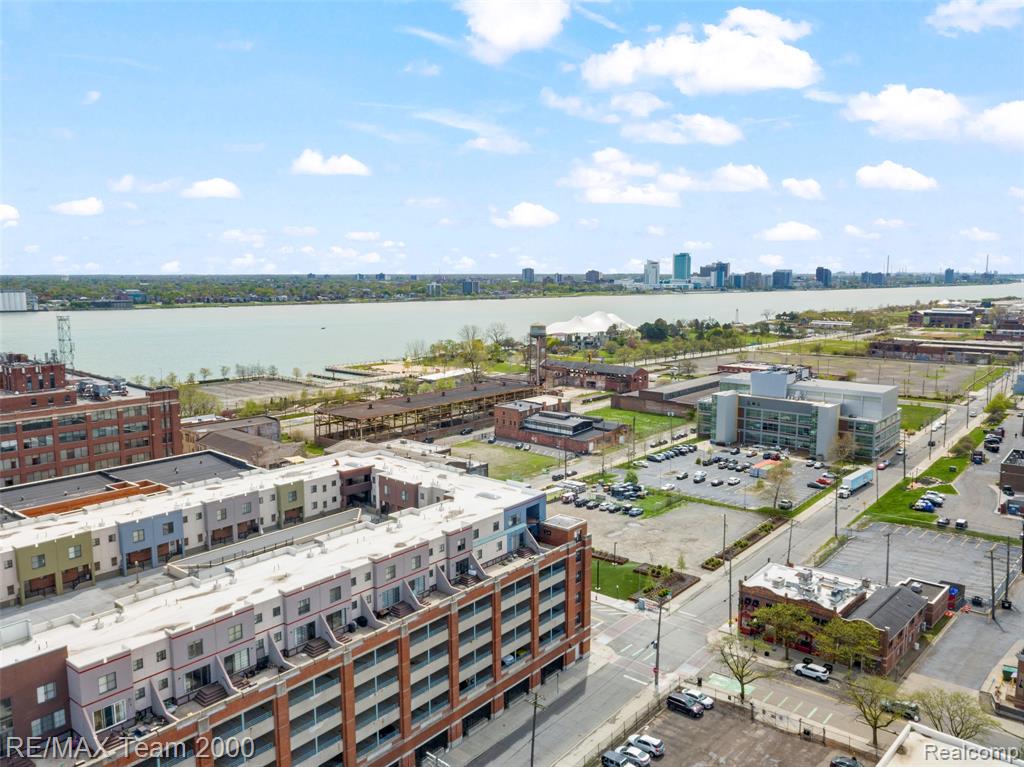 2900 E Jefferson Avenue - Photo 2