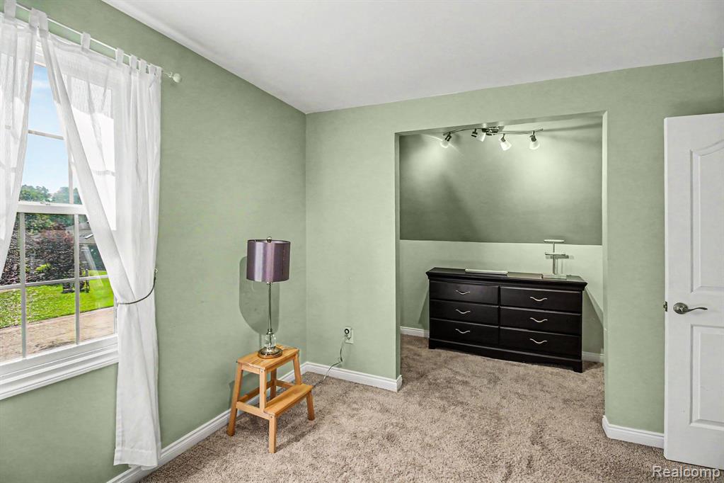 9367 Wildflower Way, Davisburg, MI 48350 — Photo 28