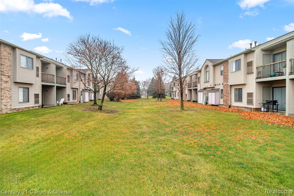 42580 Lilley Pointe Drive, Canton, MI 48187 — Photo 20